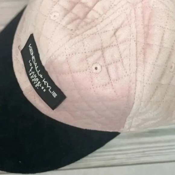 KENDALL + KYLIE PINK AND BLACK QUILTED VELOUR BASEBALL HAT O/S - Picture 4 of 14